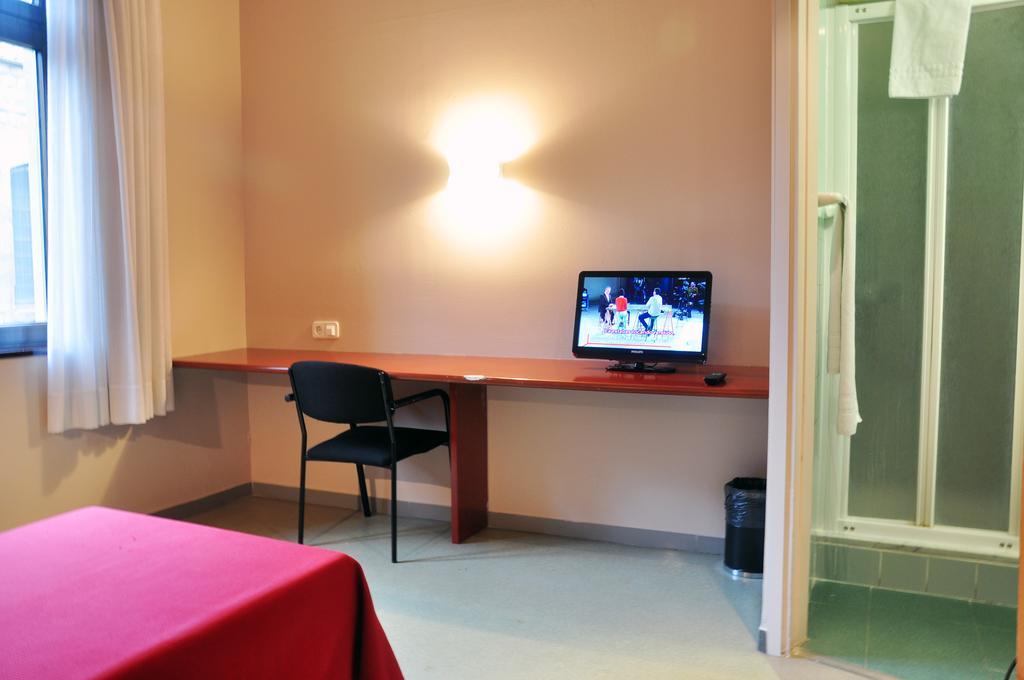 Auberge de jeunesse Residencia D'Investigadors à Barcelone Chambre photo