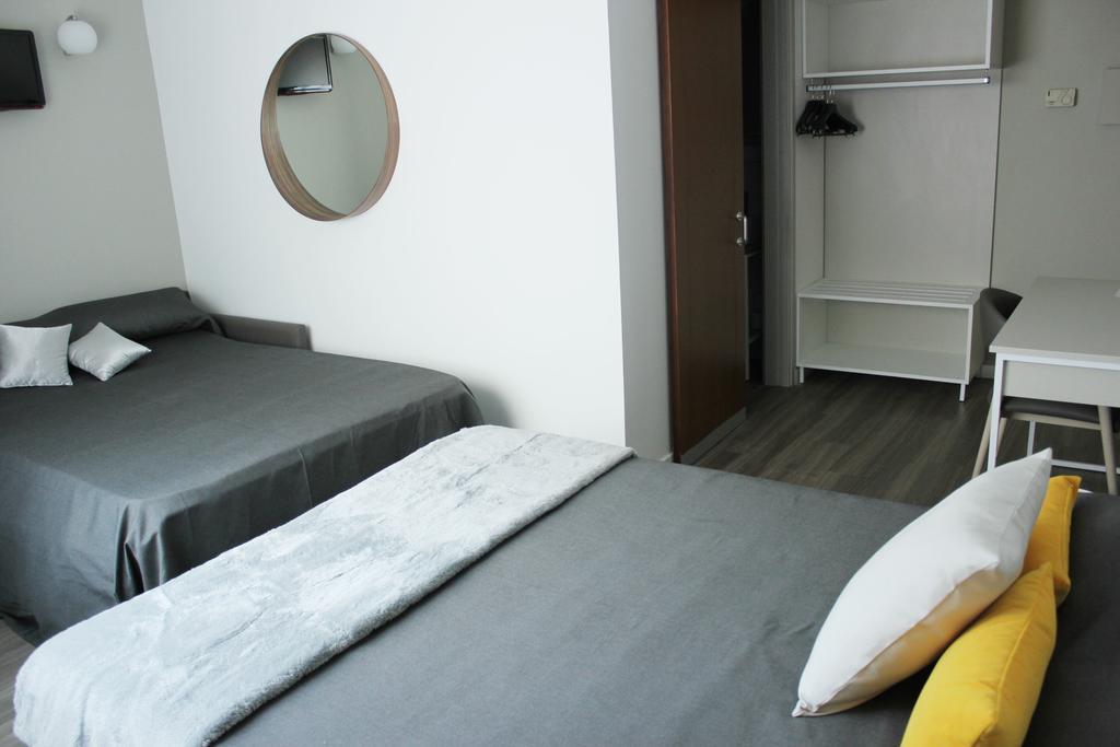 Auberge de jeunesse Residencia D'Investigadors à Barcelone Extérieur photo