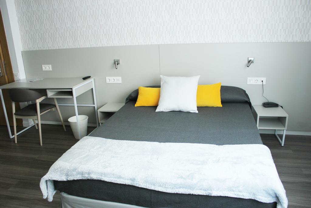 Auberge de jeunesse Residencia D'Investigadors à Barcelone Extérieur photo