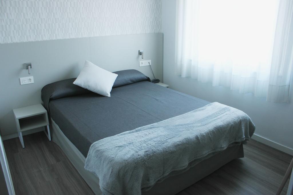 Auberge de jeunesse Residencia D'Investigadors à Barcelone Extérieur photo