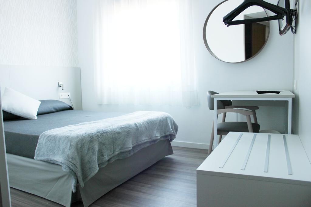 Auberge de jeunesse Residencia D'Investigadors à Barcelone Extérieur photo