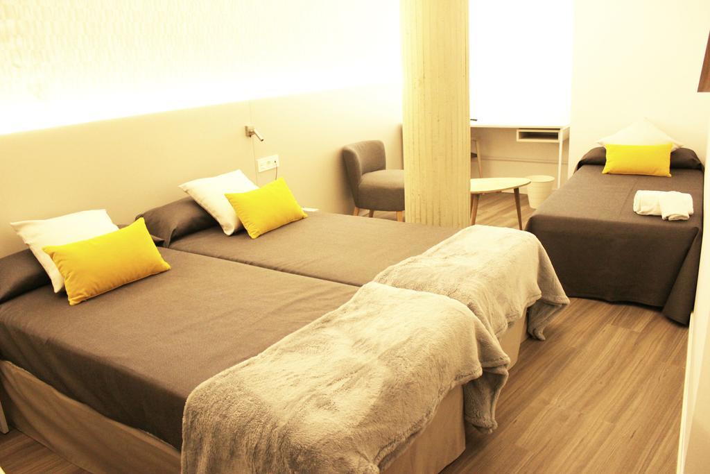 Auberge de jeunesse Residencia D'Investigadors à Barcelone Chambre photo
